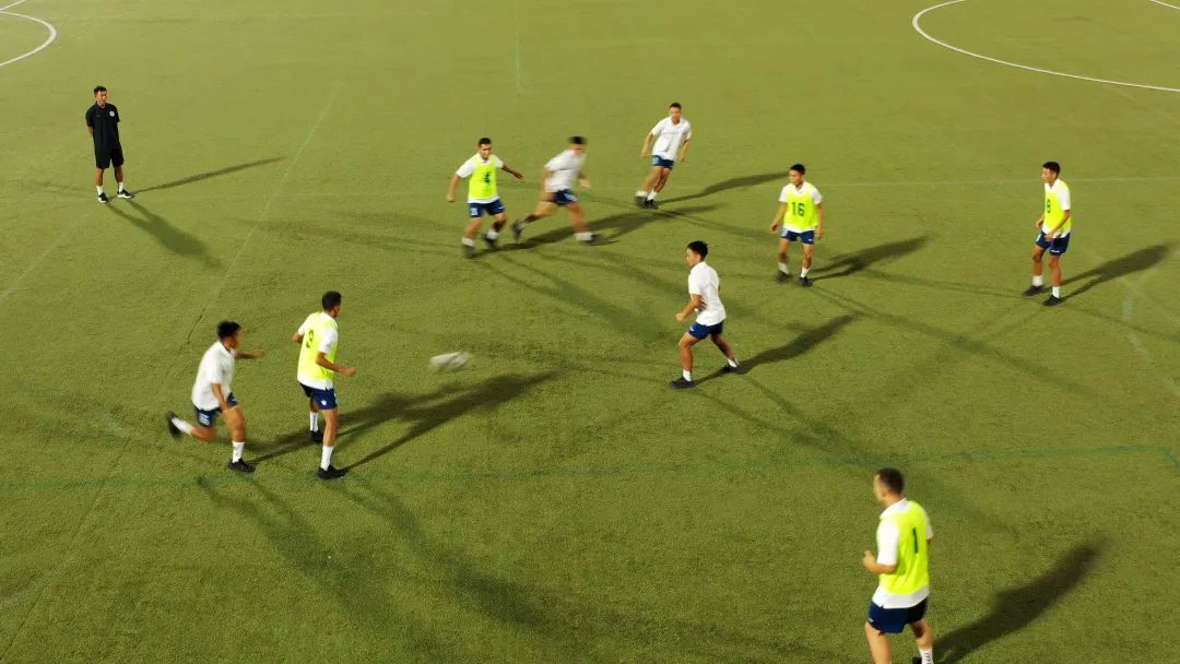 包含强手如林，每一场比赛都有燃情的对决的词条