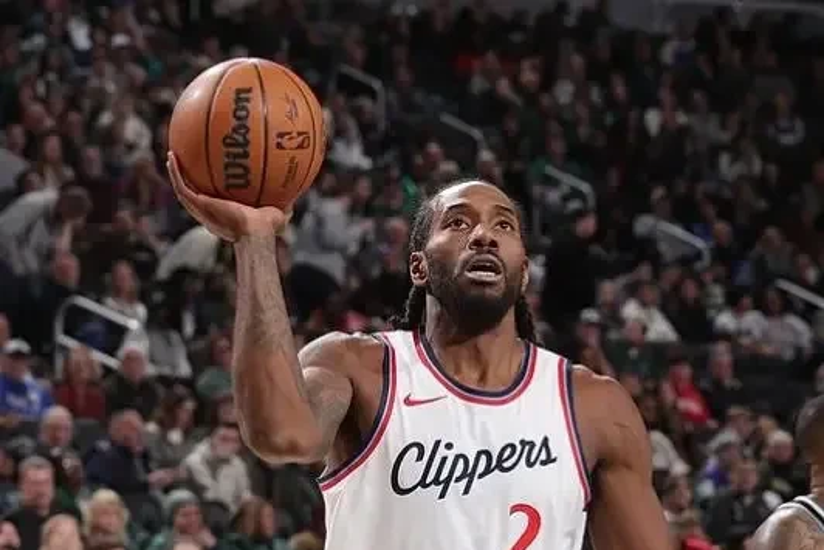 包含猛龙队后卫球员关键时刻挺身而出的词条