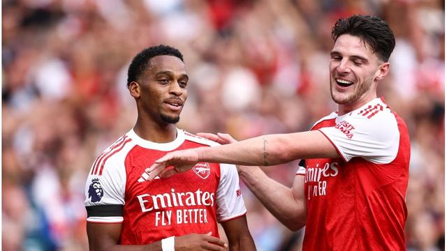 阿森纳主场失利球迷高呼下课