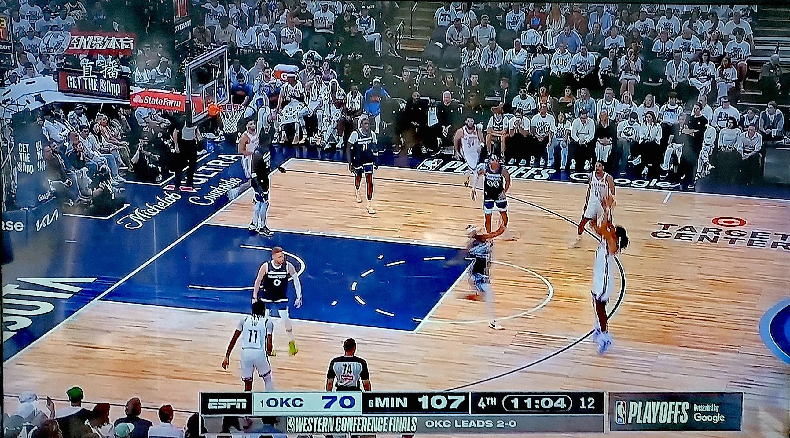 篮球男子半决赛：美国队实现三连胜