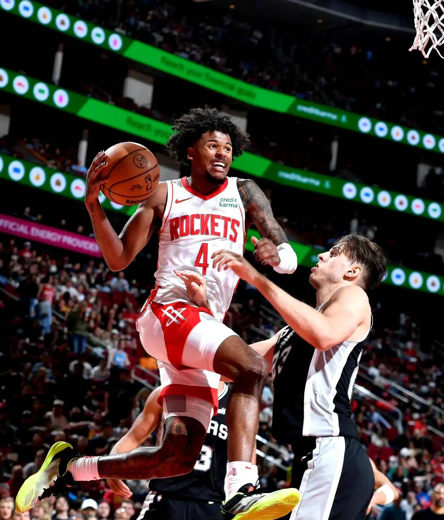 爱游戏app下载地址-鹈鹕客场大胜太阳，英格拉姆33分砍下！