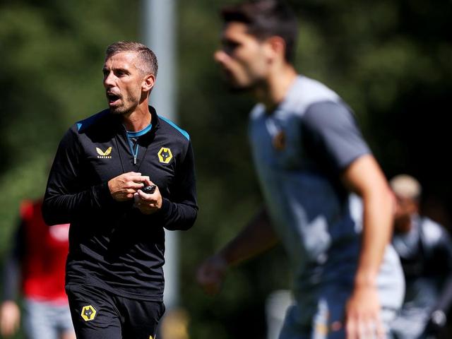 爱游戏培训-伯恩利客场大胜狼队，豪取联赛三连胜，晋级前八