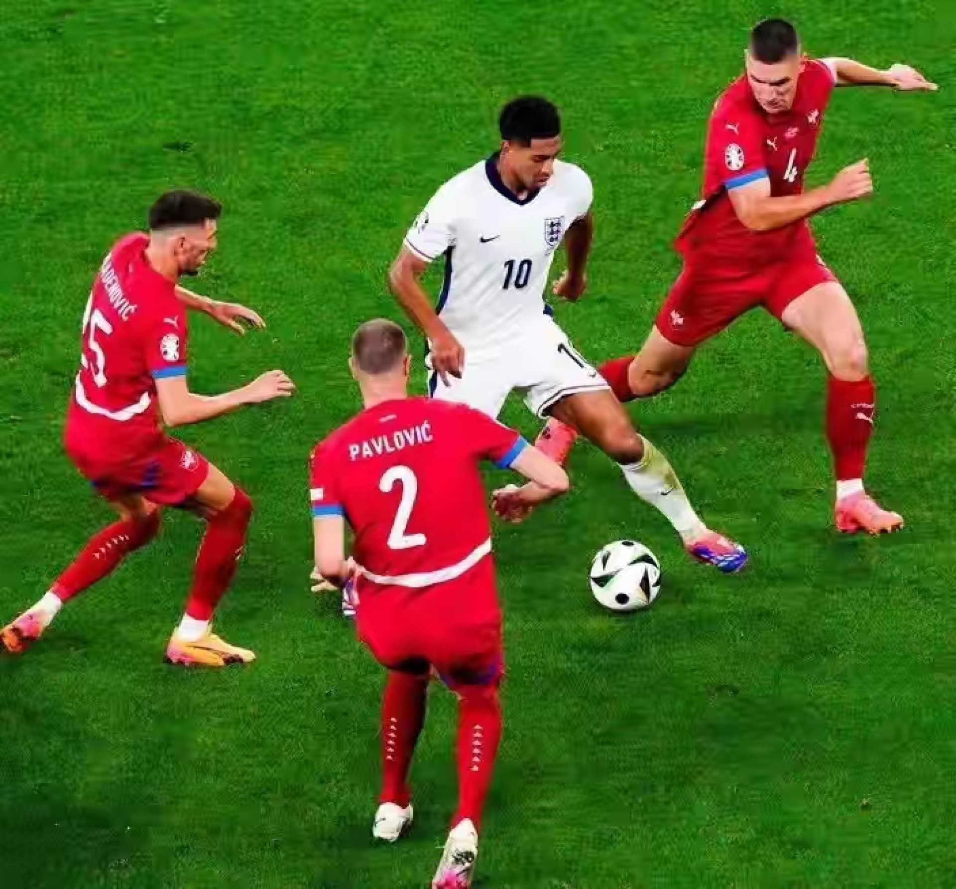 爱游戏登录入口-欧洲杯预选赛首轮比赛剑指胜利